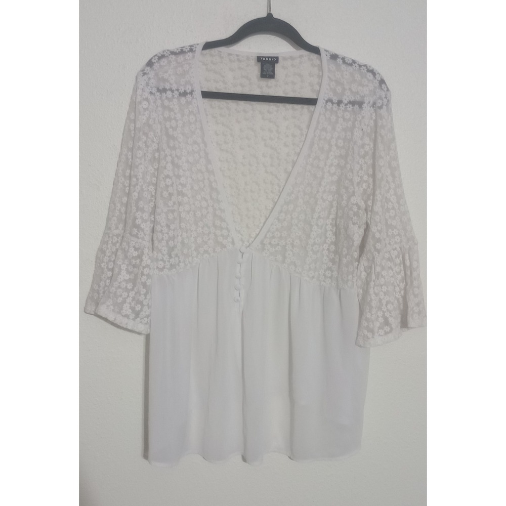 Torrid White Floral Lace Embroidered Babydoll Bell Sleeve Blouse Top Size 2X